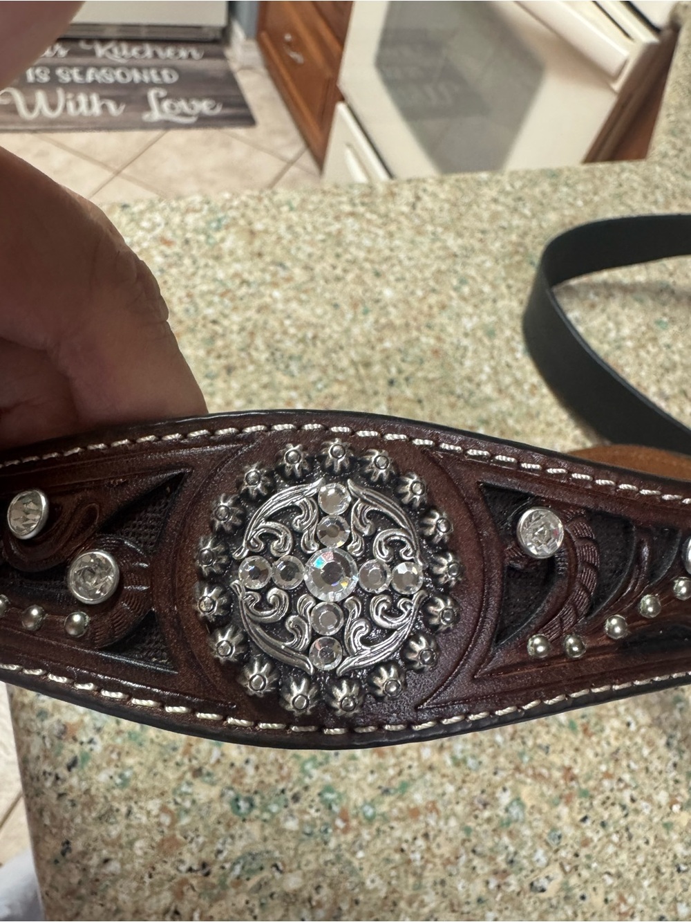 Ariat Brown Leather Belt with Silver-Tone Stud Detail rhinestones small mint - Picture 5 of 6